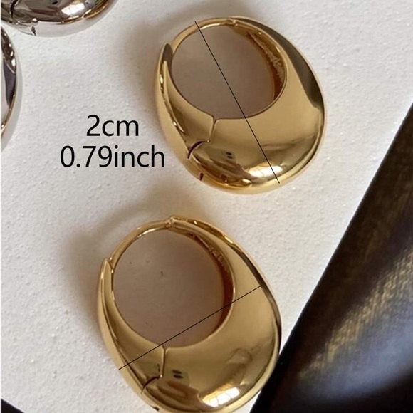 Cute gold chunky French style hoop earrings ✨ - Picture 2 of 2